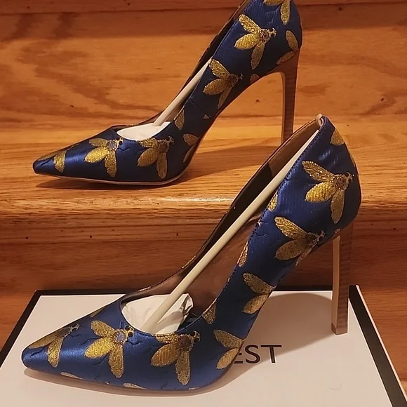 New In Box Nine West "NW Tatiana" Blue Gold Bee Pumps 9.5 - Picture 6 of 11